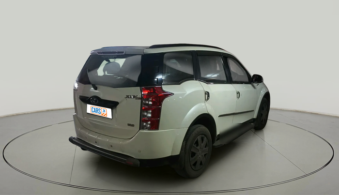2016 Mahindra XUV500 W6, Diesel, Manual, 1,58,412 km, exterior