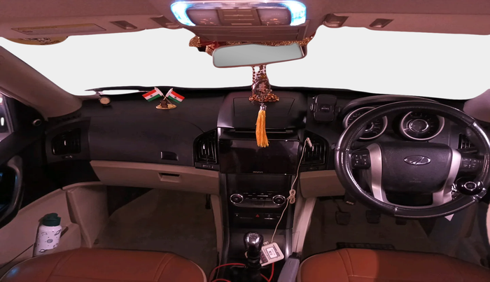 2016 Mahindra XUV500 W6, Diesel, Manual, 1,58,412 km, interior