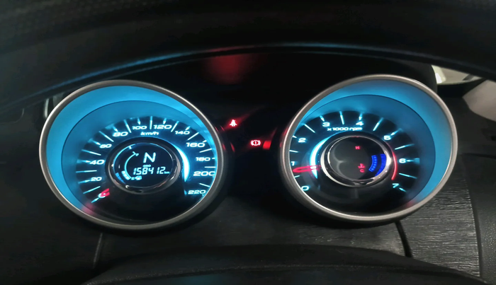 2016 Mahindra XUV500 W6, Diesel, Manual, 1,58,412 km, interior