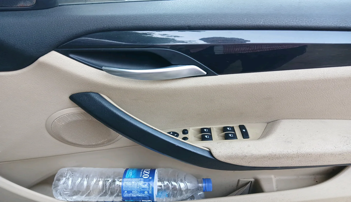 2011 BMW X1 SDRIVE 18I, Petrol, Automatic, 76,901 km, interior