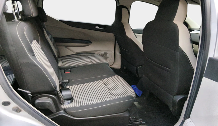 2023 Renault TRIBER RXZ AMT, Petrol, Automatic, 20,625 km, interior