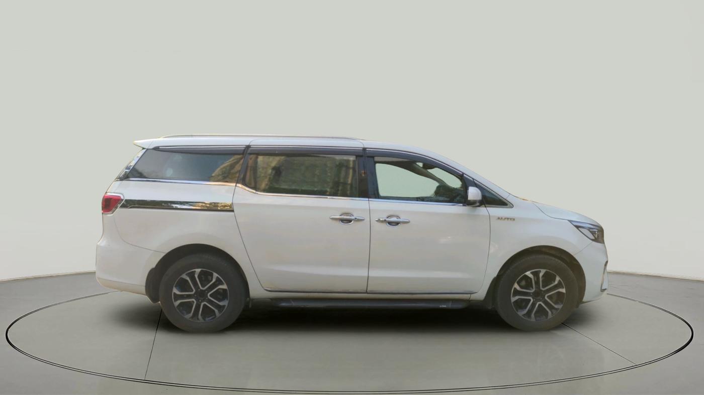2020 KIA CARNIVAL LIMOUSINE 2.2 7 STR, Diesel, Automatic, 1,34,000 km, exterior