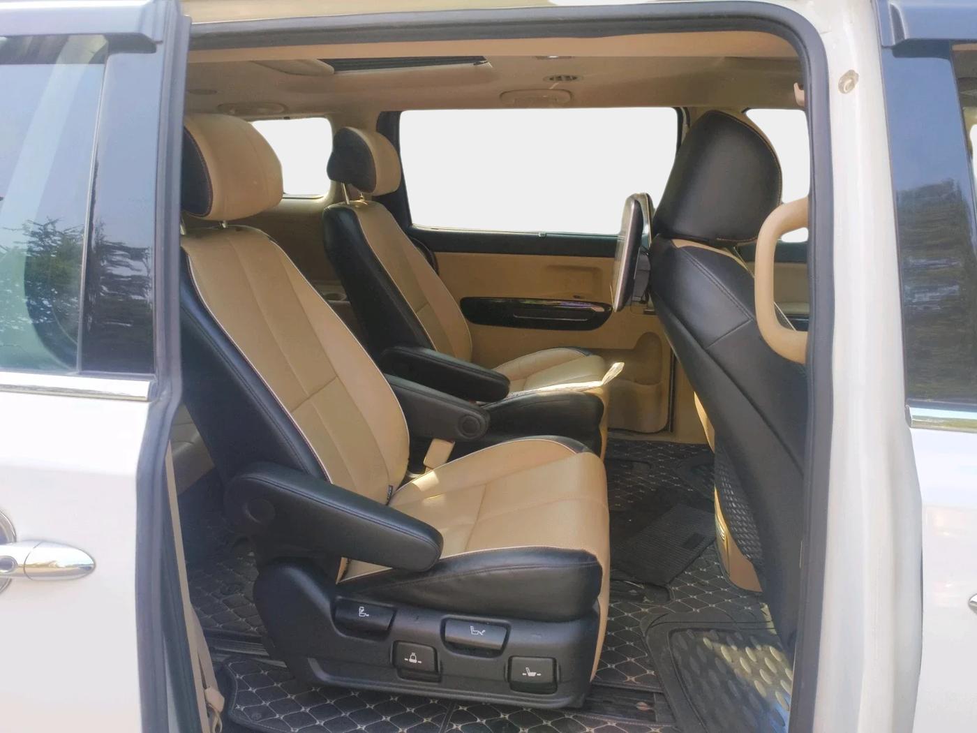 2020 KIA CARNIVAL LIMOUSINE 2.2 7 STR, Diesel, Automatic, 1,34,000 km, interior
