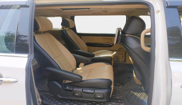 2020 KIA CARNIVAL LIMOUSINE 2.2 7 STR, Diesel, Automatic, 1,33,407 km, interior