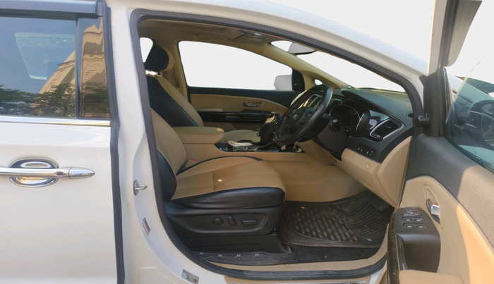 2020 KIA CARNIVAL LIMOUSINE 2.2 7 STR, Diesel, Automatic, 1,33,407 km, interior