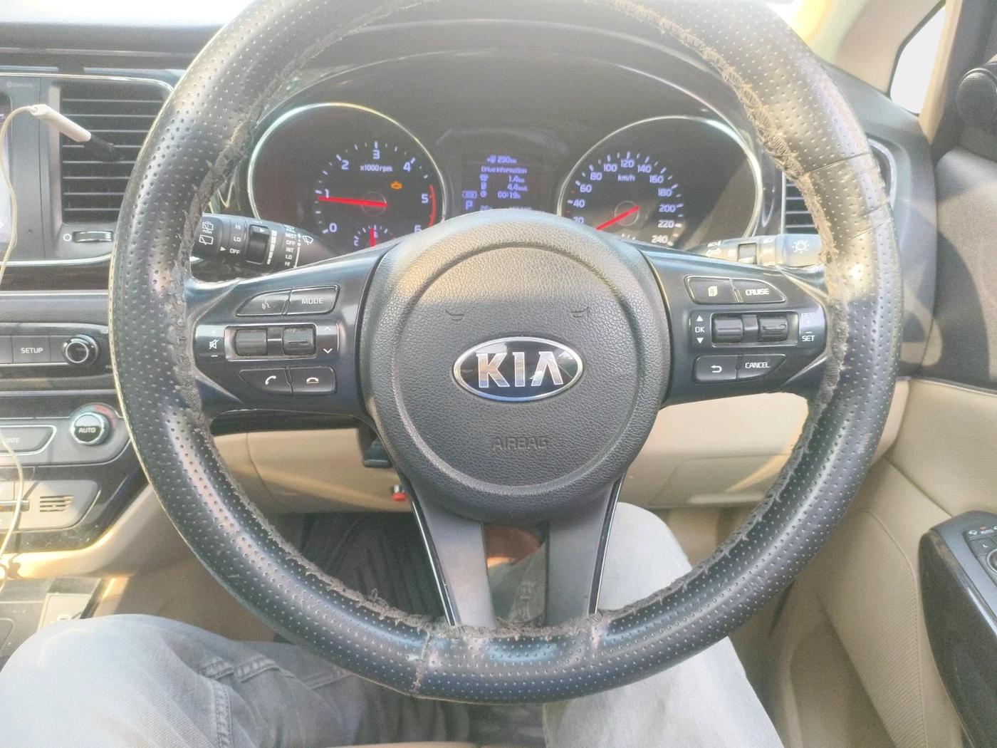 2020 KIA CARNIVAL LIMOUSINE 2.2 7 STR, Diesel, Automatic, 1,34,000 km, interior