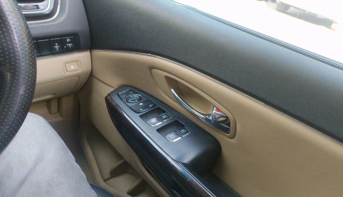 2020 KIA CARNIVAL LIMOUSINE 2.2 7 STR, Diesel, Automatic, 1,33,407 km, interior