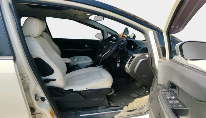 2018 Tata Hexa XTA 4X2 6 STR, Diesel, Automatic, 86,114 km, interior