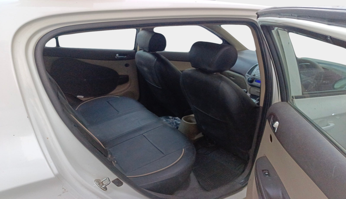 2010 Hyundai i20 MAGNA 1.2, Petrol, Manual, 1,46,703 km, interior