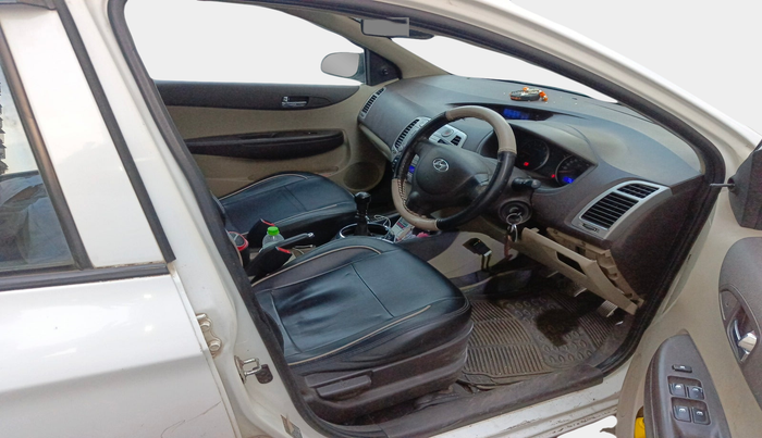 2010 Hyundai i20 MAGNA 1.2, Petrol, Manual, 1,46,703 km, interior