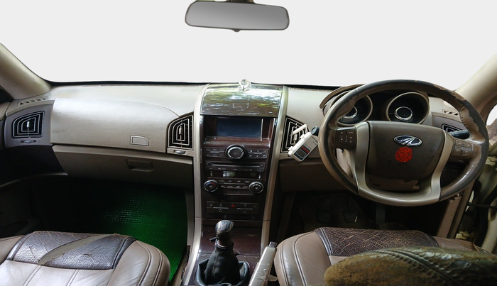 2014 Mahindra XUV500 W8 AWD, Diesel, Manual, 1,11,211 km, interior