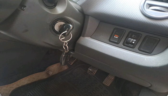 2010 Maruti Ritz LXI, Petrol, Manual, 7,421 km, interior