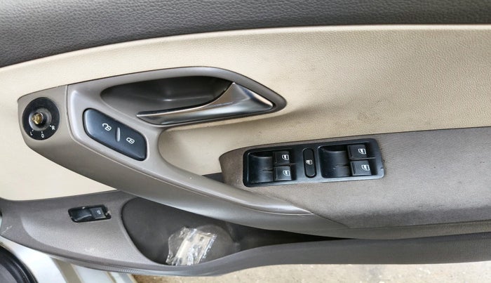 2011 Volkswagen Vento HIGHLINE DIESEL 1.6, Diesel, Manual, 99,894 km, interior