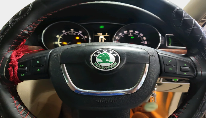 2010 Skoda Superb ELEGANCE 1.8 TSI AT, Petrol, Automatic, 1,14,765 km, interior