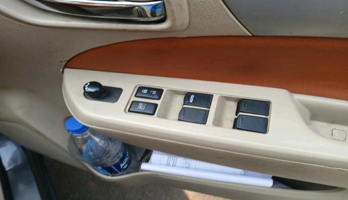 2013 Maruti Ertiga VXI CNG, Petrol, Manual, 1,54,919 km, interior