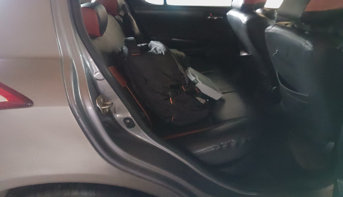 2011 Maruti Swift VXI, Petrol, Manual, 81,312 km, interior