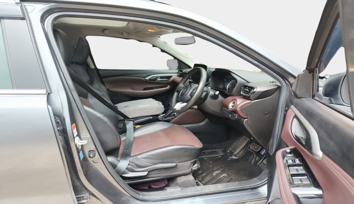 2023 Maruti Grand Vitara ALPHA SMART HYBRID AT, Petrol, Automatic, 62,600 km, interior