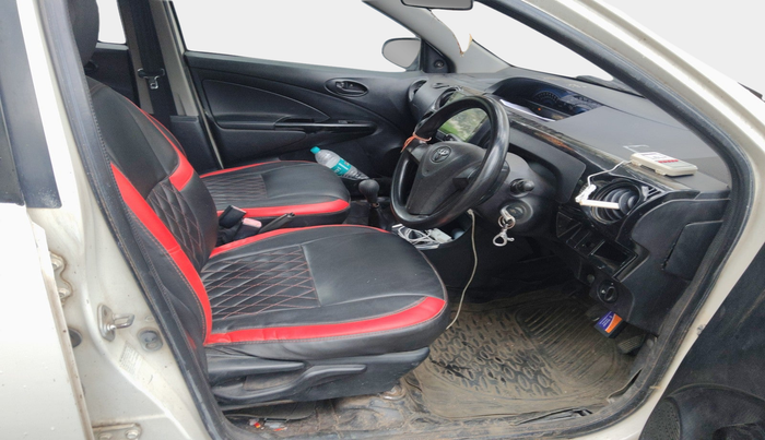 2014 Toyota Etios CROSS 1.2 G, Petrol, Manual, 1,55,233 km, interior