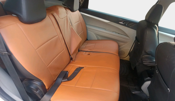 2019 Mahindra MARAZZO M6 8 STR, Diesel, Manual, 88,901 km, interior