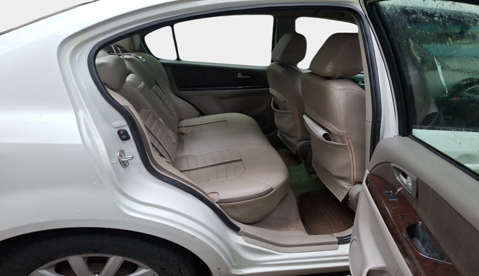 2011 Maruti SX4 ZDI, Diesel, Manual, 1,24,744 km, interior