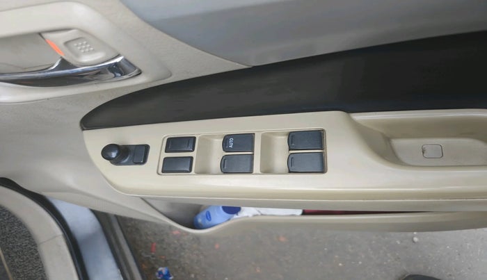 2016 Maruti Ertiga VXI CNG, Petrol, Manual, 1,13,581 km, interior