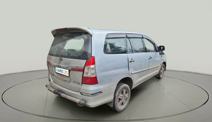2010 Toyota Innova 2.5 G4 8 STR, Diesel, Manual, 2,56,101 km, exterior