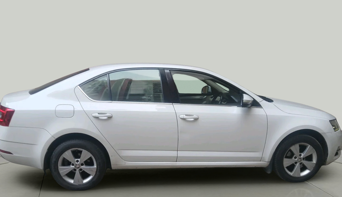 2018 Skoda Octavia 2.0 TDI CR STYLE AT, Diesel, Automatic, 1,28,378 km, exterior
