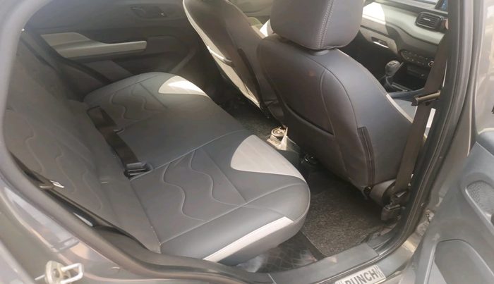 2024 Tata PUNCH ADVENTURE RHYTHM CNG MT, Petrol, Manual, 20,679 km, interior