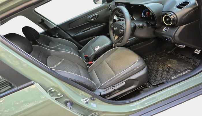 2025 Hyundai EXTER SX(O) 1.2 AMT, Petrol, Automatic, 423 km, interior