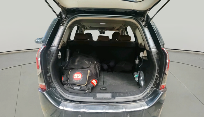 2019 Mahindra XUV500 W9, Diesel, Manual, 92,913 km, exterior