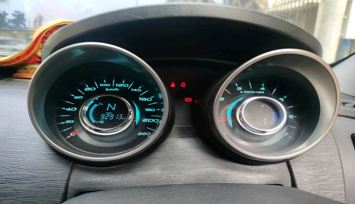 2019 Mahindra XUV500 W9, Diesel, Manual, 92,913 km, interior