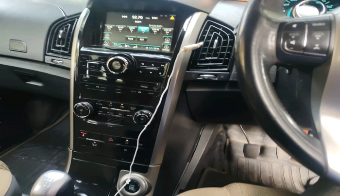 2019 Mahindra XUV500 W9, Diesel, Manual, 92,913 km, interior