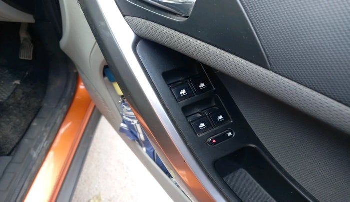 2018 Tata NEXON XZA PLUS DIESEL DUAL TONE, Diesel, Automatic, 30,713 km, interior