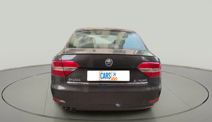 2015 Skoda Superb ELEGANCE 2.0 TDI CR AT, Diesel, Automatic, 1,00,689 km, exterior