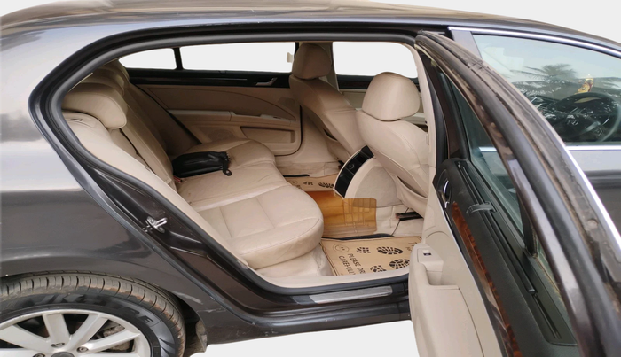 2015 Skoda Superb ELEGANCE 2.0 TDI CR AT, Diesel, Automatic, 1,00,689 km, interior