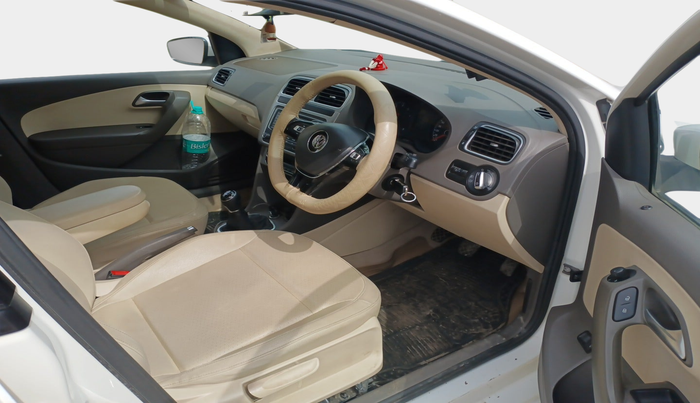 2015 Volkswagen Vento HIGHLINE 1.6 MPI, Petrol, Manual, 33,823 km, interior