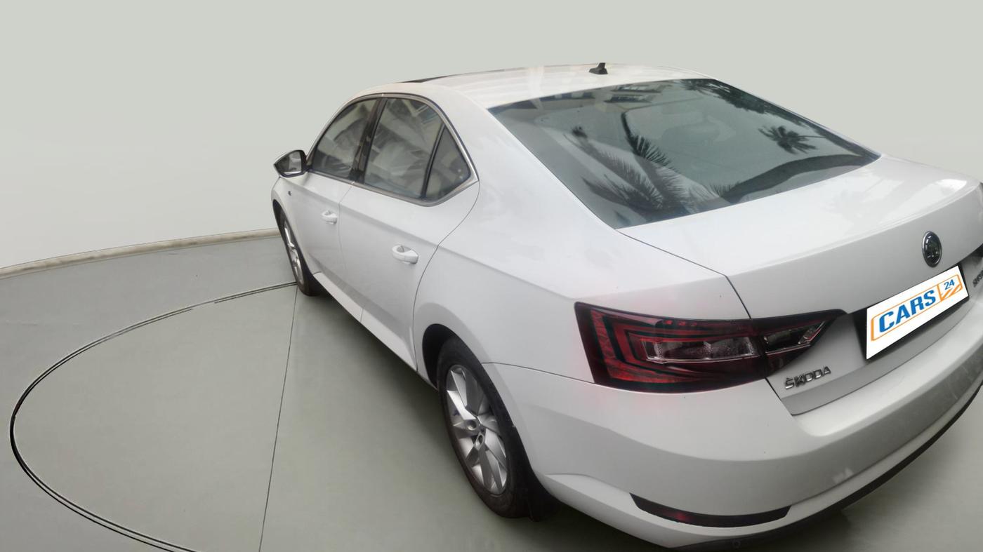 2016 Skoda Superb L&K 1.8 TSI AT, Petrol, Automatic, 64,847 km, exterior