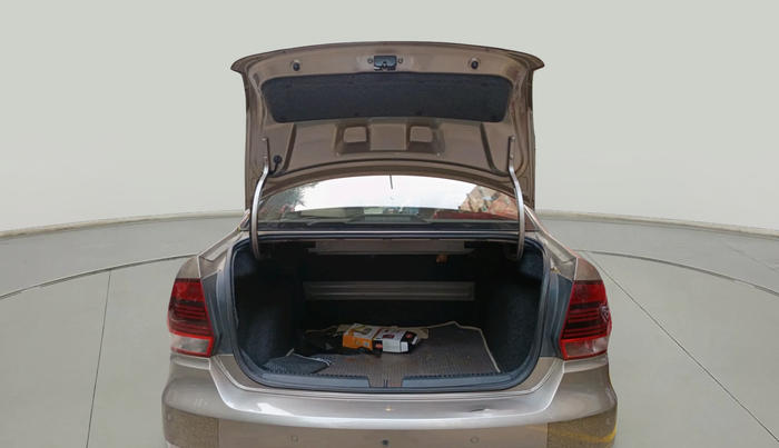 2016 Volkswagen Vento HIGHLINE PETROL AT, Petrol, Automatic, 53,339 km, exterior