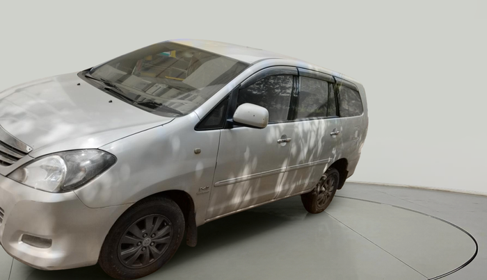 2011 Toyota Innova V 2.5 8 STR, Diesel, Manual, 1,27,516 km, exterior