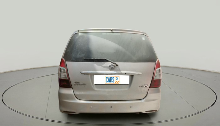 2011 Toyota Innova V 2.5 8 STR, Diesel, Manual, 1,27,516 km, exterior
