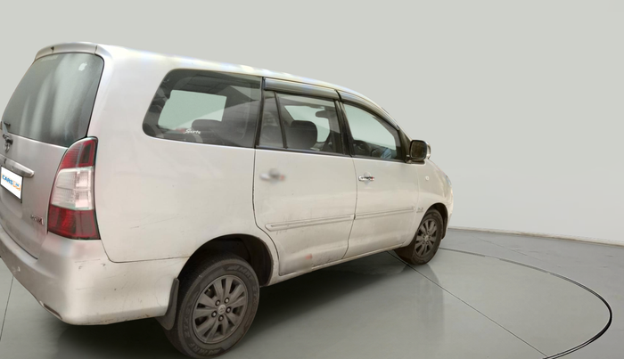 2011 Toyota Innova V 2.5 8 STR, Diesel, Manual, 1,27,516 km, exterior