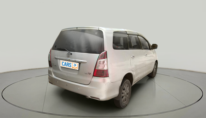 2011 Toyota Innova V 2.5 8 STR, Diesel, Manual, 1,27,516 km, exterior