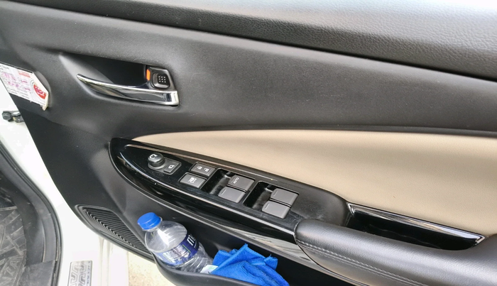 2022 Toyota Glanza V, Petrol, Manual, 20,776 km, interior