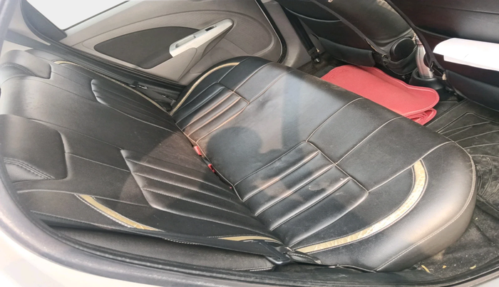 2011 Toyota Etios Liva V, Petrol, Manual, 60,737 km, interior