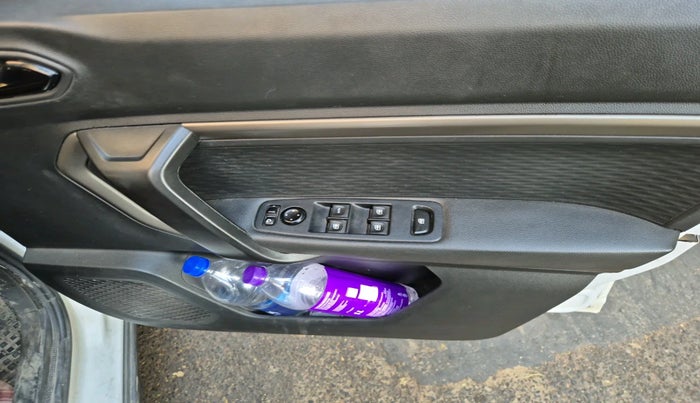 2021 Renault Kiger RXZ AMT DUAL TONE, Petrol, Automatic, 68,085 km, interior