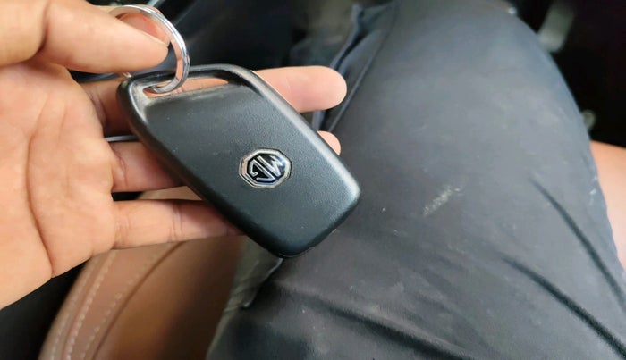 2021 MG HECTOR PLUS SHARP 1.5 PETROL TURBO DCT 6-STR, Petrol, Automatic, 60,041 km, interior