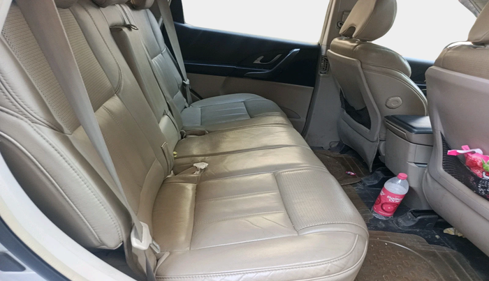 2016 Mahindra XUV500 W10, Diesel, Manual, 87,349 km, interior