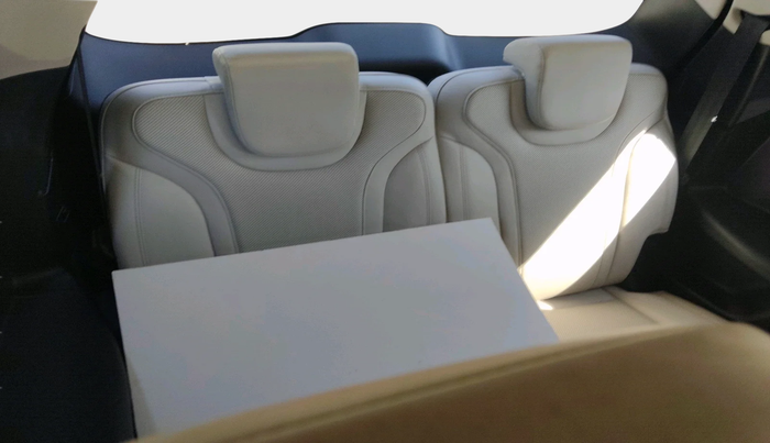 2024 Mahindra XUV700 AX 7 LUXURY D AT 7 STR, Diesel, Automatic, 14,919 km, interior