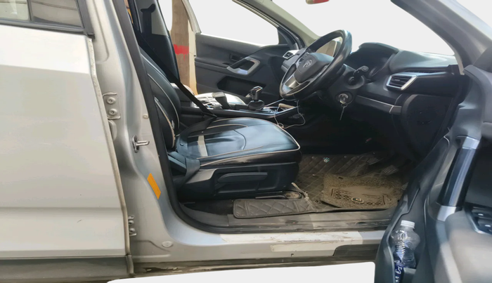 2019 Tata Harrier XM 2.0L KRYOTEC, Diesel, Manual, 88,719 km, interior