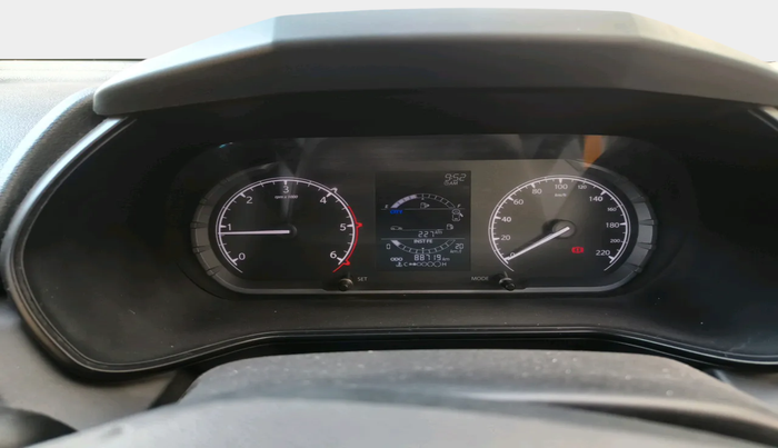 2019 Tata Harrier XM 2.0L KRYOTEC, Diesel, Manual, 88,719 km, interior